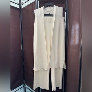 NWOT Cyrus a Set of Elegant Cream Sleeveless Cardigan and pants Sz M